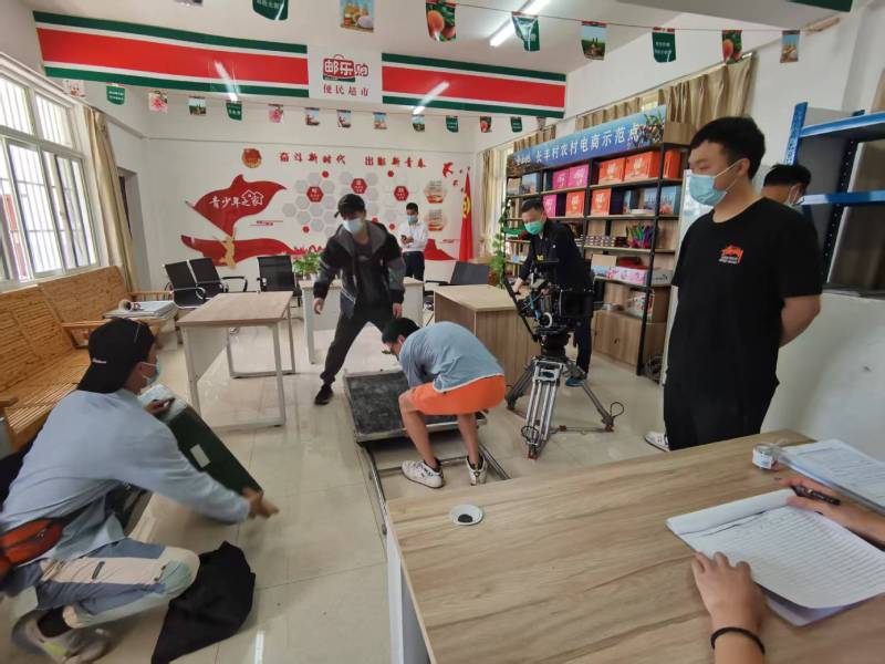 玛曲县广告片拍摄公司：极简主义践行者，少即是多的视觉哲学
